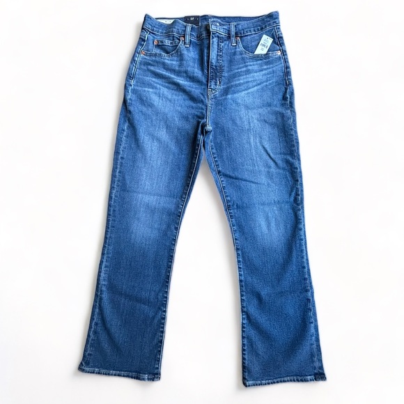 NWT GAP
High Rise Kick Fit Jeans
30LONG (sz 10 LONG) - Picture 4 of 6